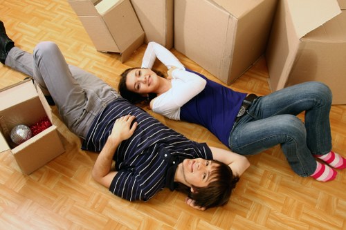 Transport solution for furniture and boxes in Camden